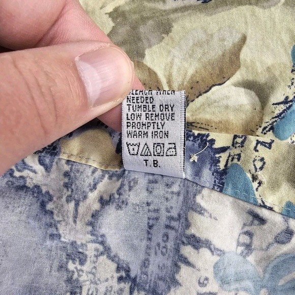 Pierre Cardin Shirt Mens XL Multicolor Hawaiian Floral Short Sleeve Button Up - Picture 8 of 8